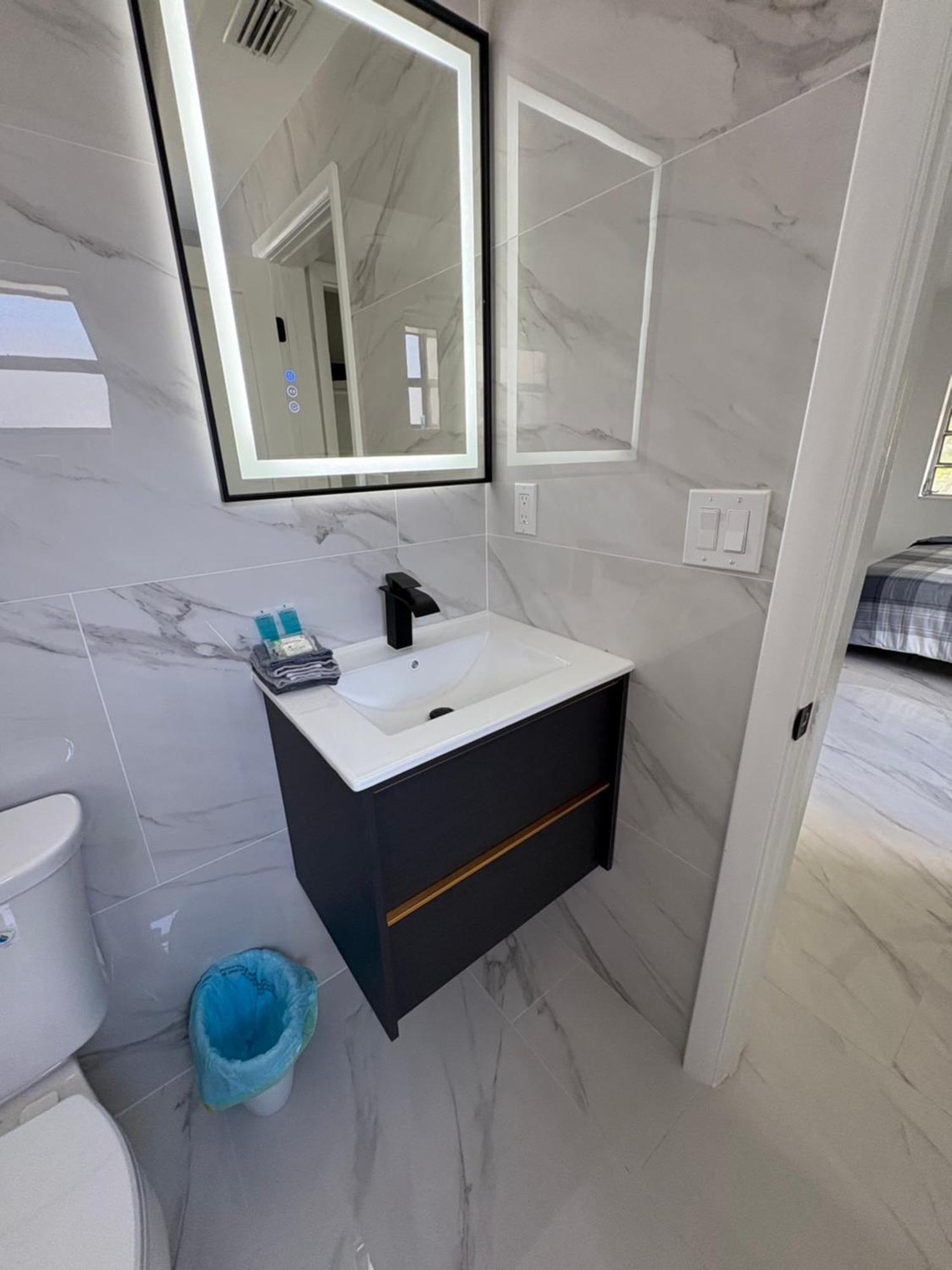 King Suite with Pool View