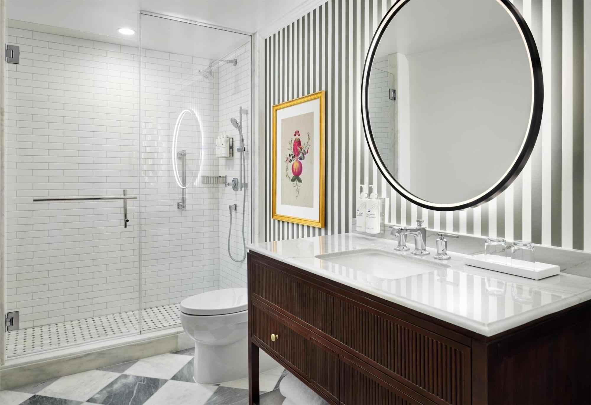 Queen Room with Oceanfront,1758298970:JPEG