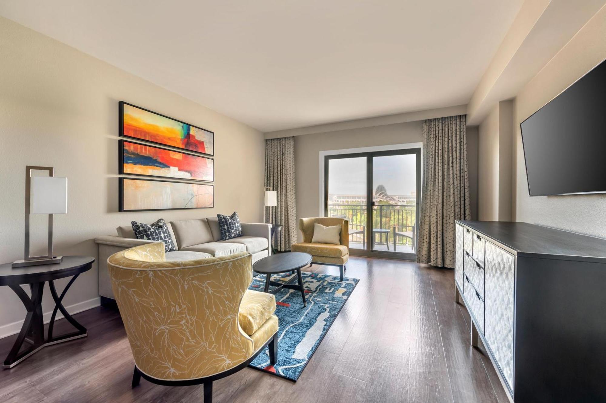 King Plus Suite with Sofa Bed
