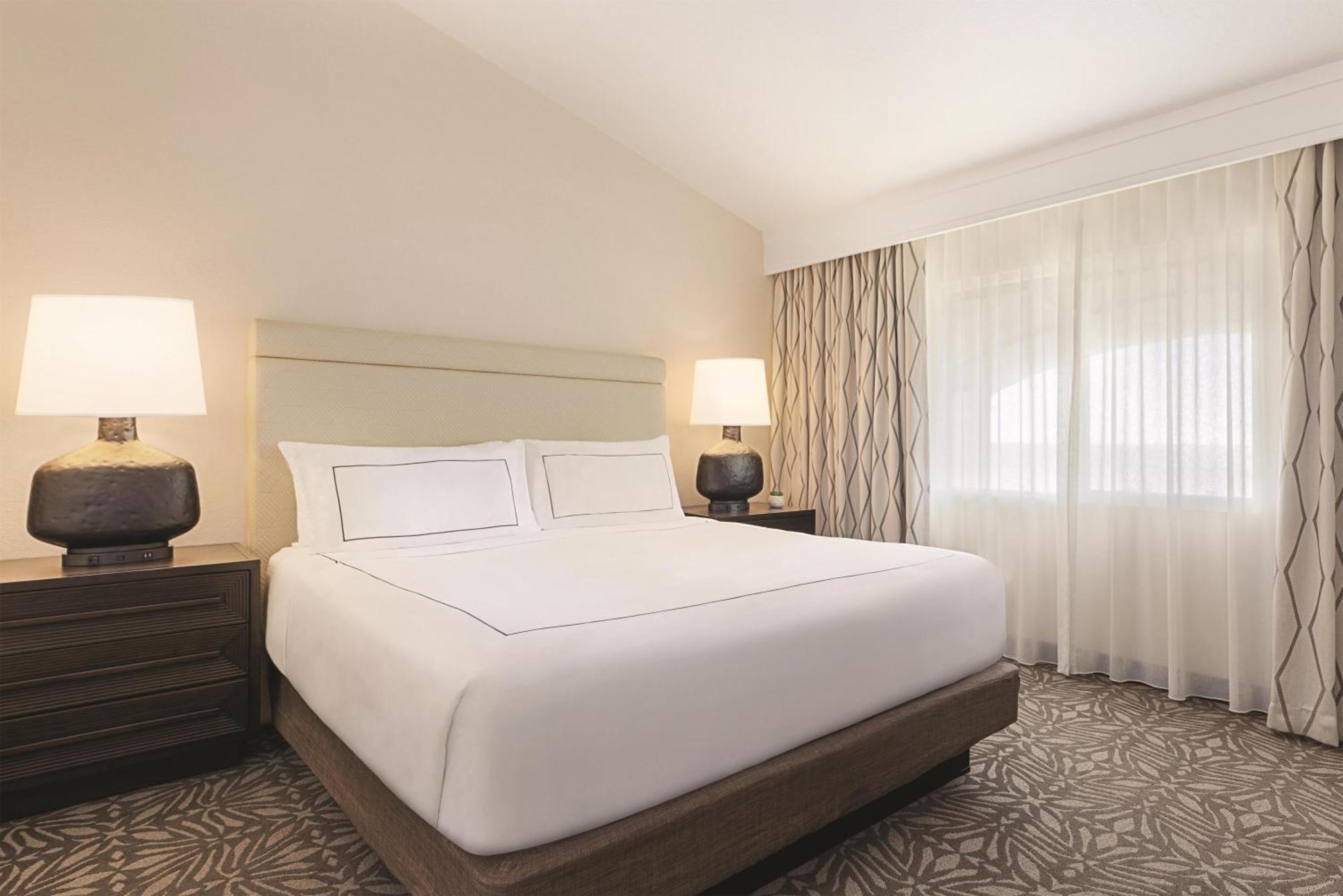 One-Bedroom King Suite,1758328160:JPEG