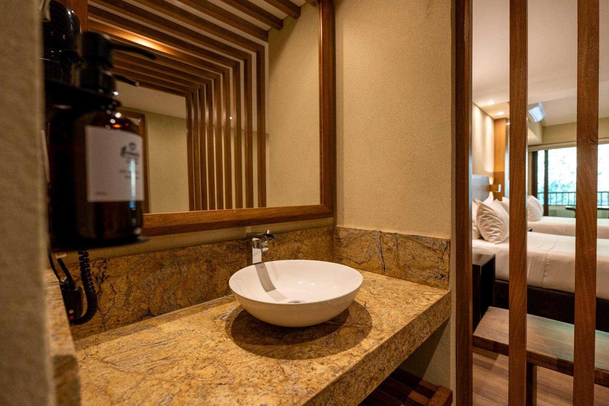 Family Room with Mountain View,1758330411:JPEG