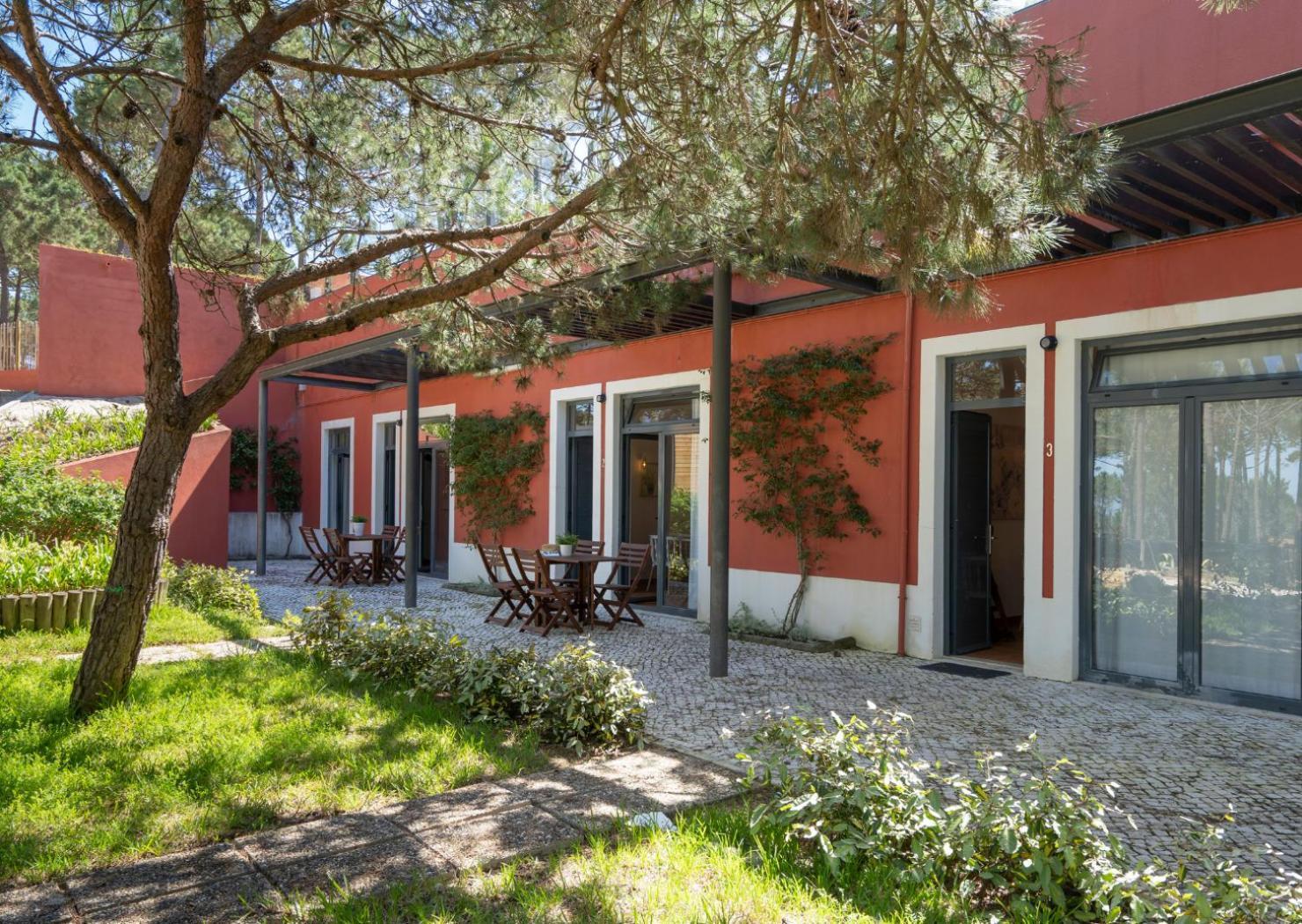 One-Bedroom Apartment,1758332725:JPEG