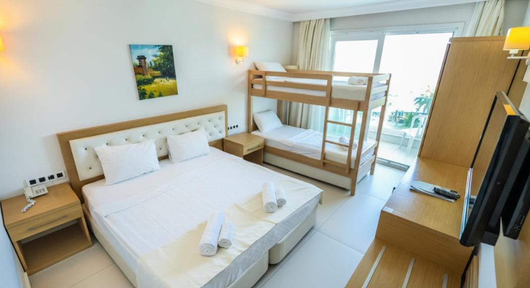 Standard Family Room,1758368419:JPEG