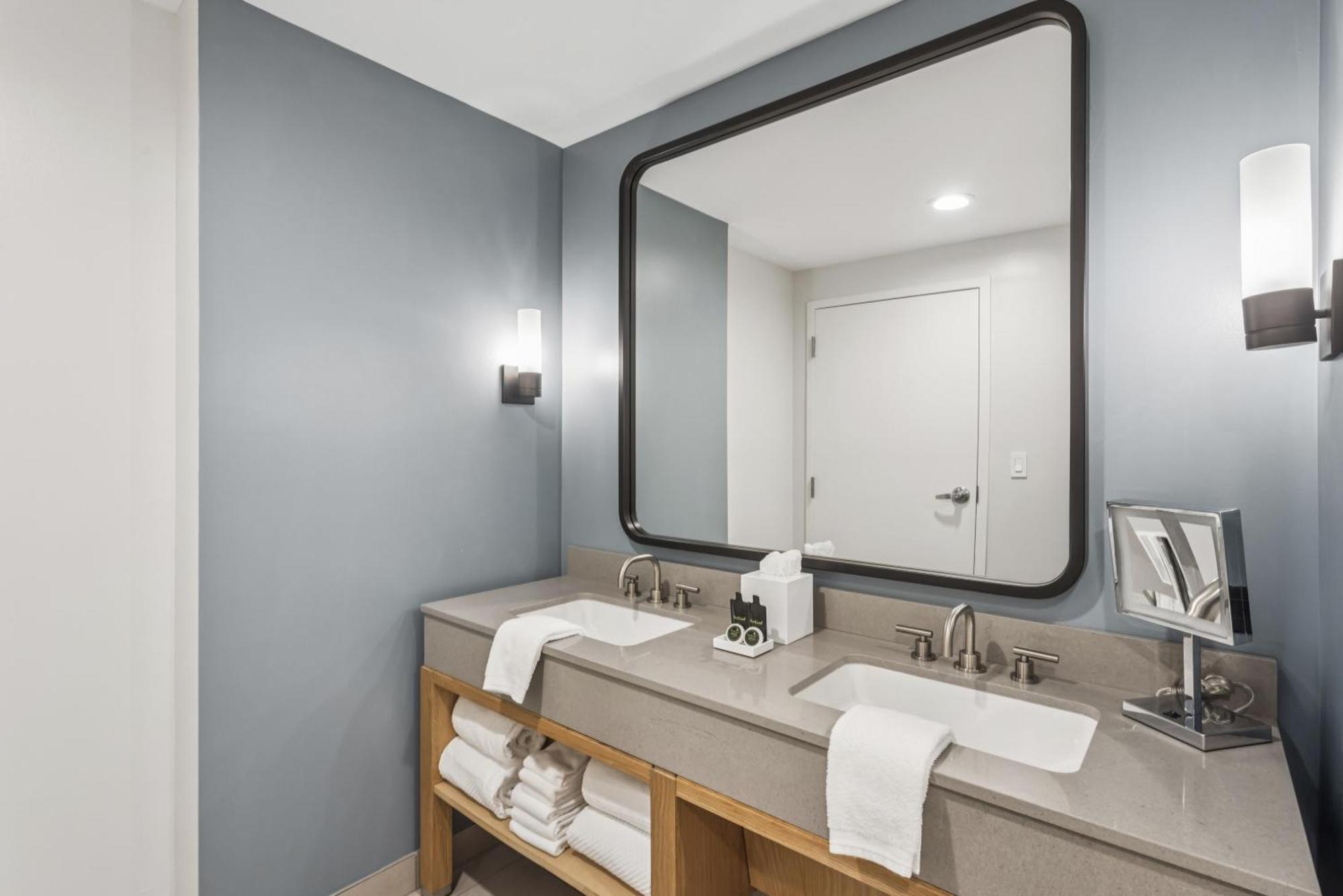 Two -Room King Suite with Balcony,1758467551:JPEG