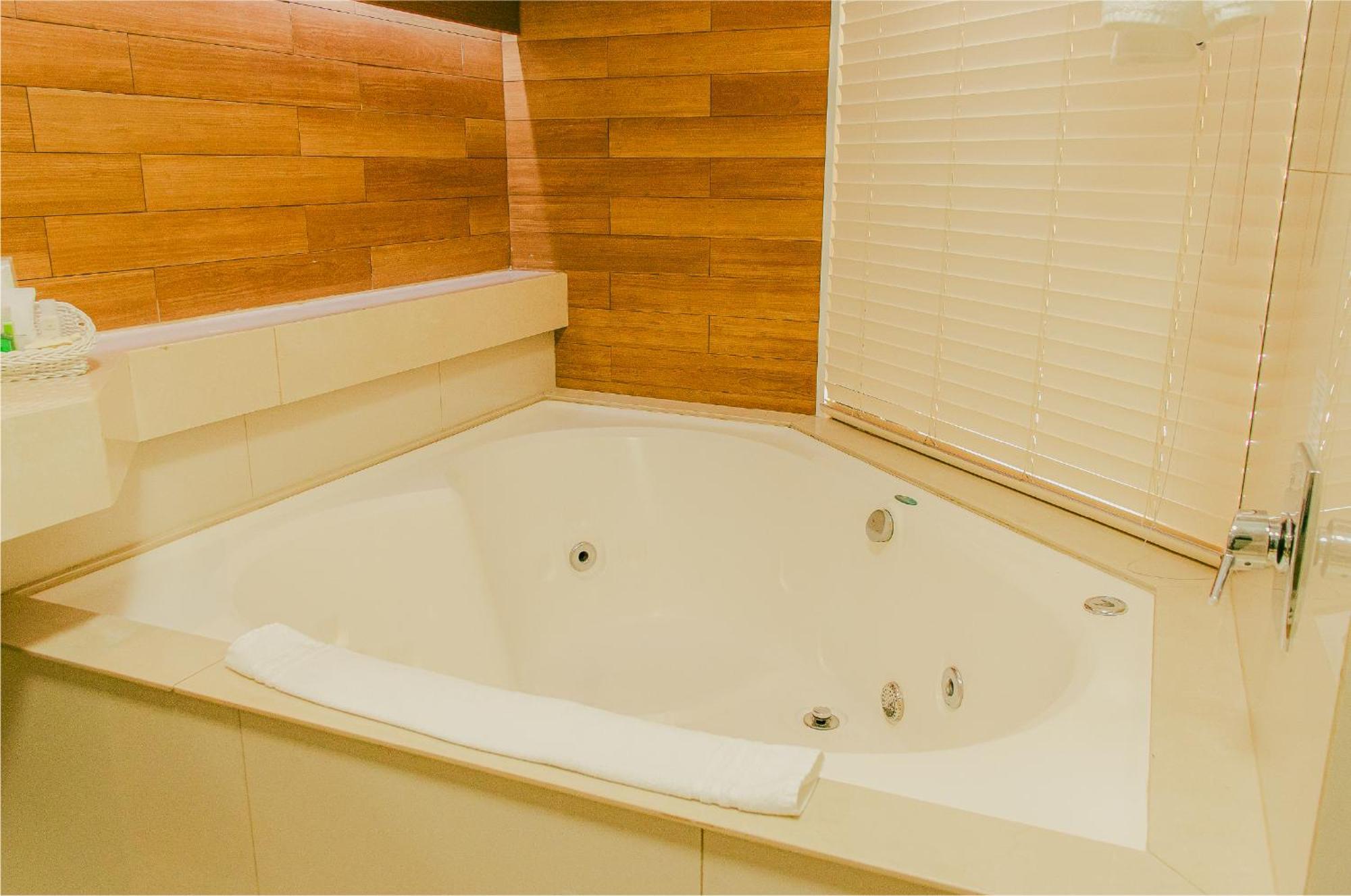 Suite with Garden View
