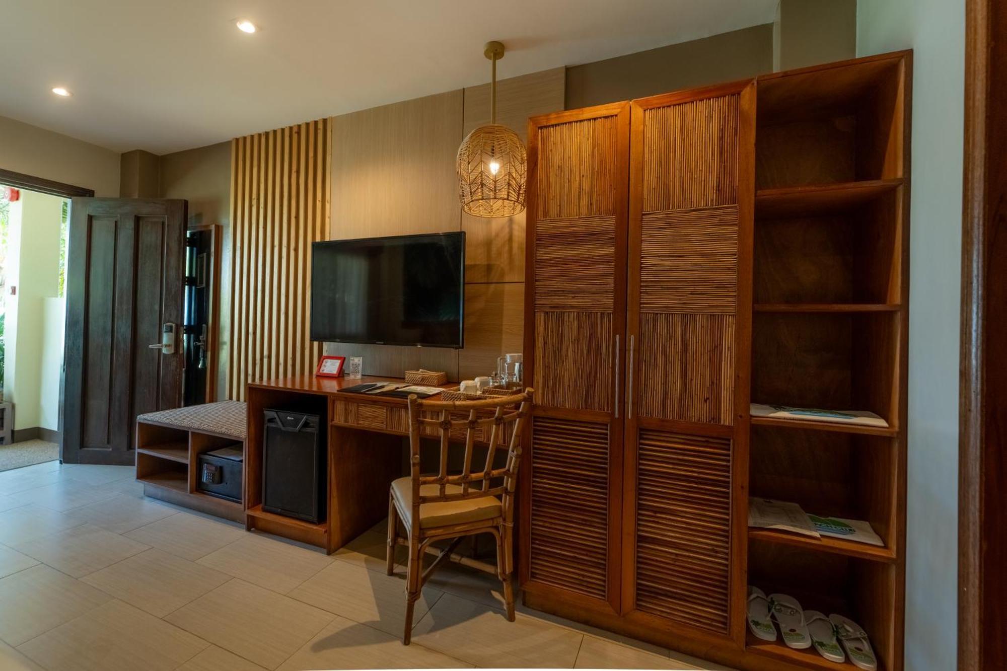 Deluxe Green Double or Twin Room