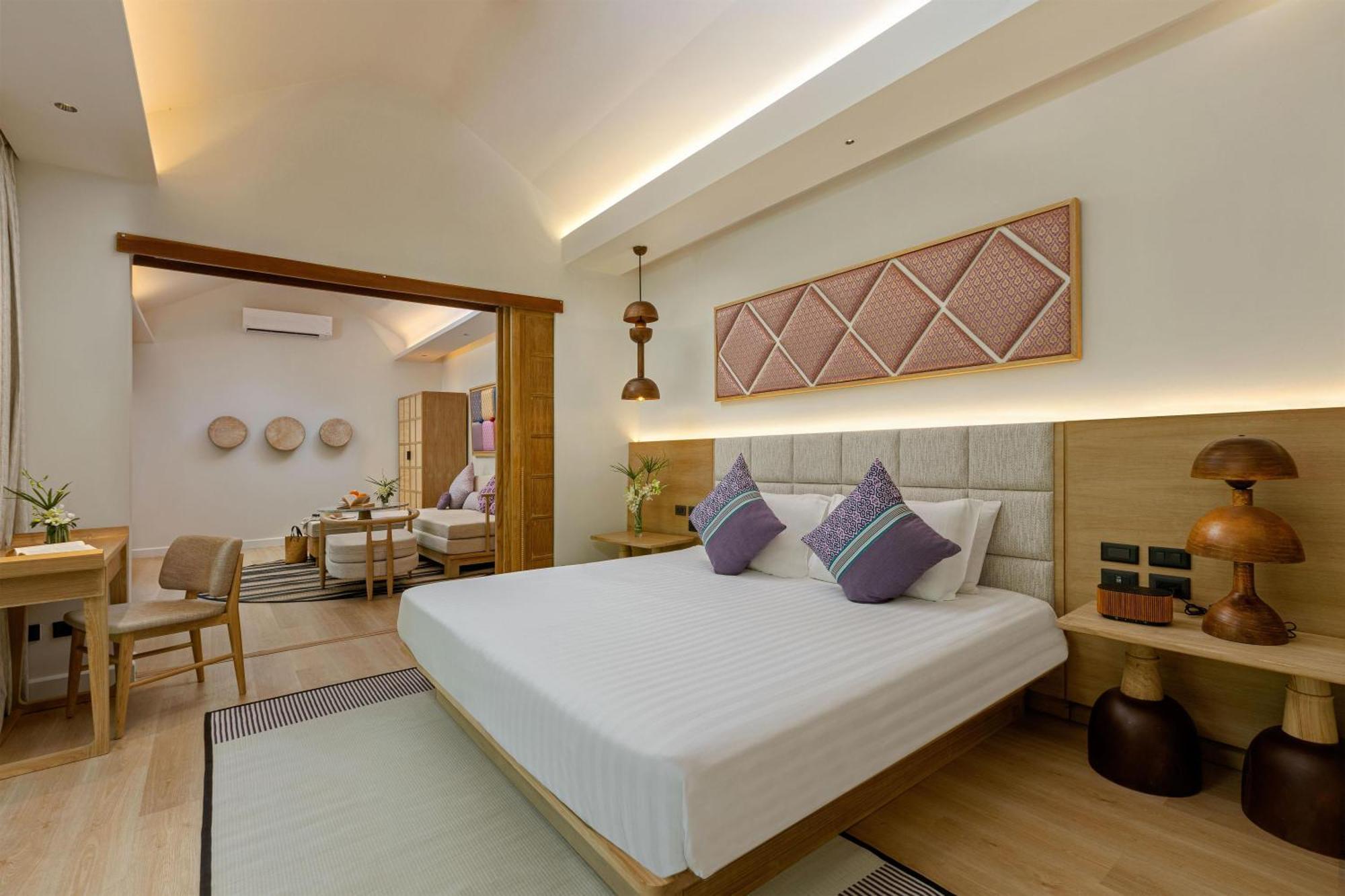 Suite with Private Pool,1765585937:JPEG