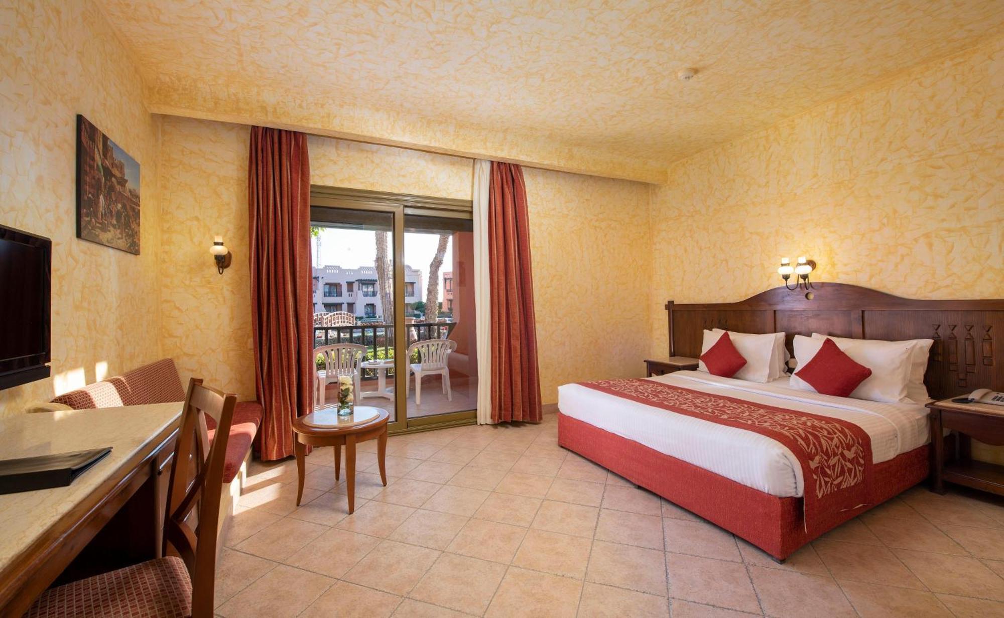 Standard Room with Garden View