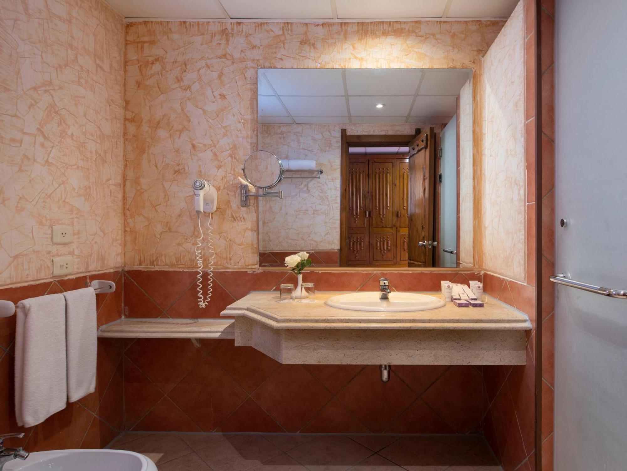 Triple Room with Pool View