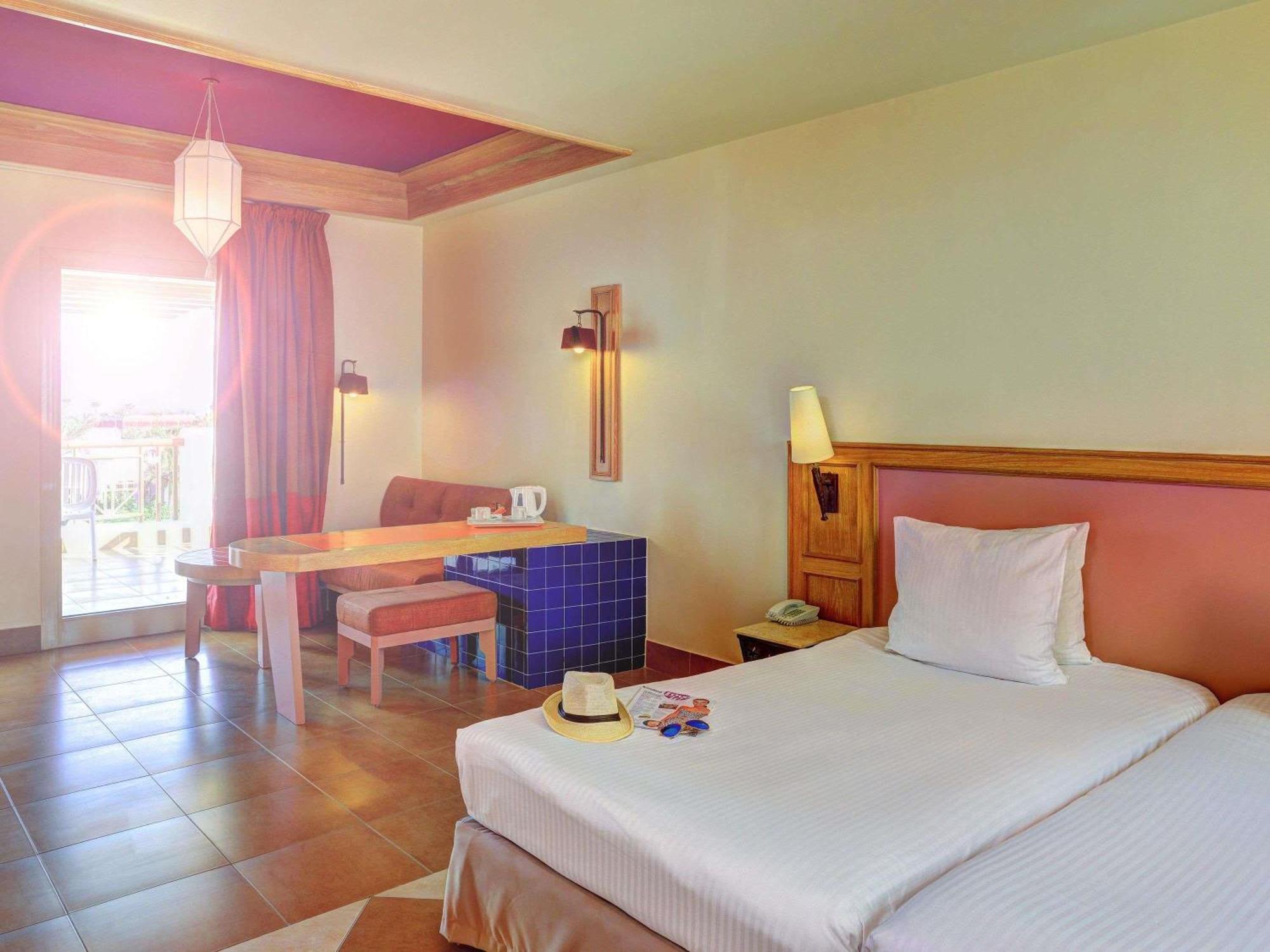  Standard Room 2 Single Beds Garden Side Palm Wing