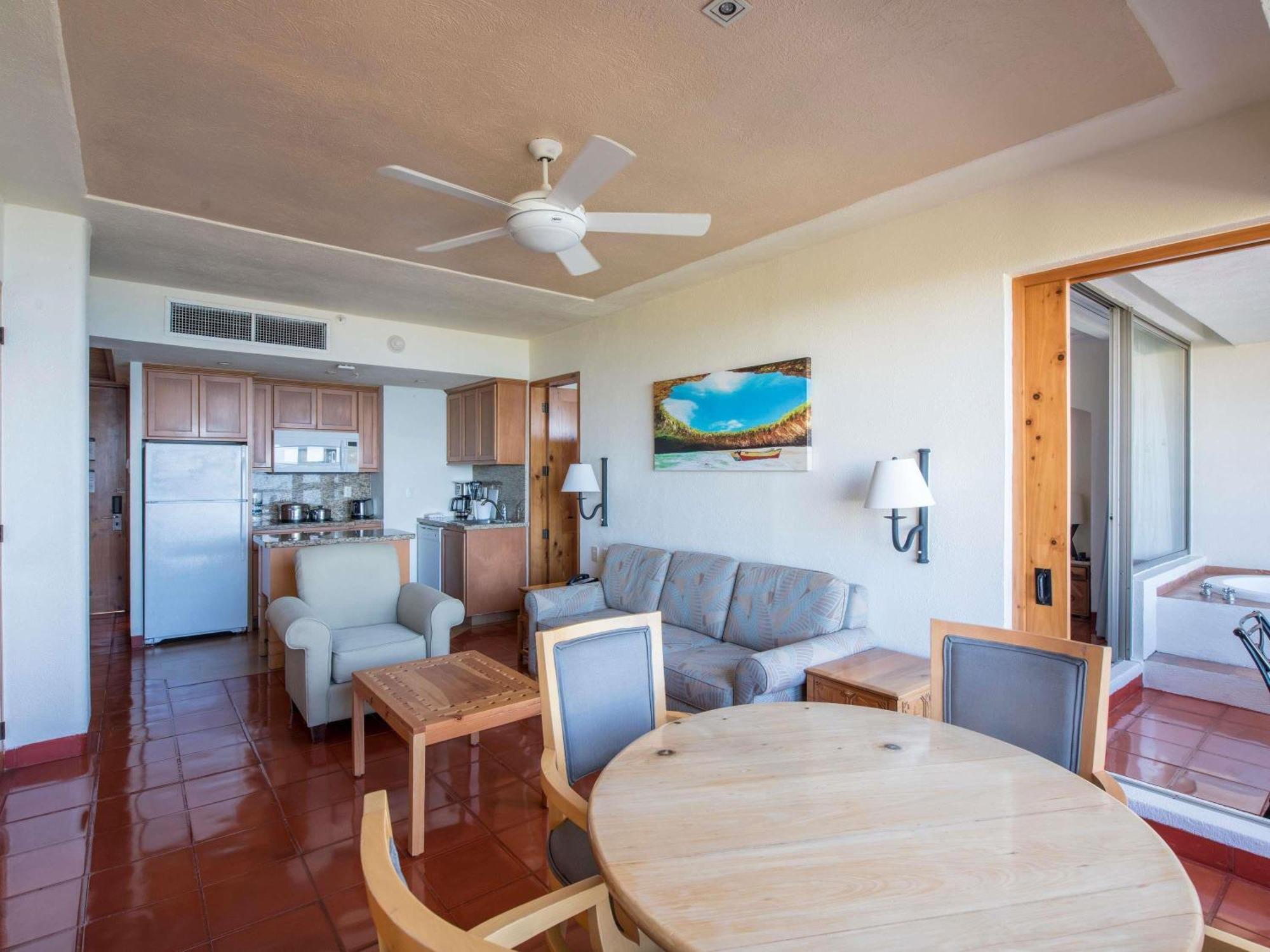 Two-Bedroom Deluxe King Suite Balcony Jacuzzi Lagoon View,1771750512:JPEG
