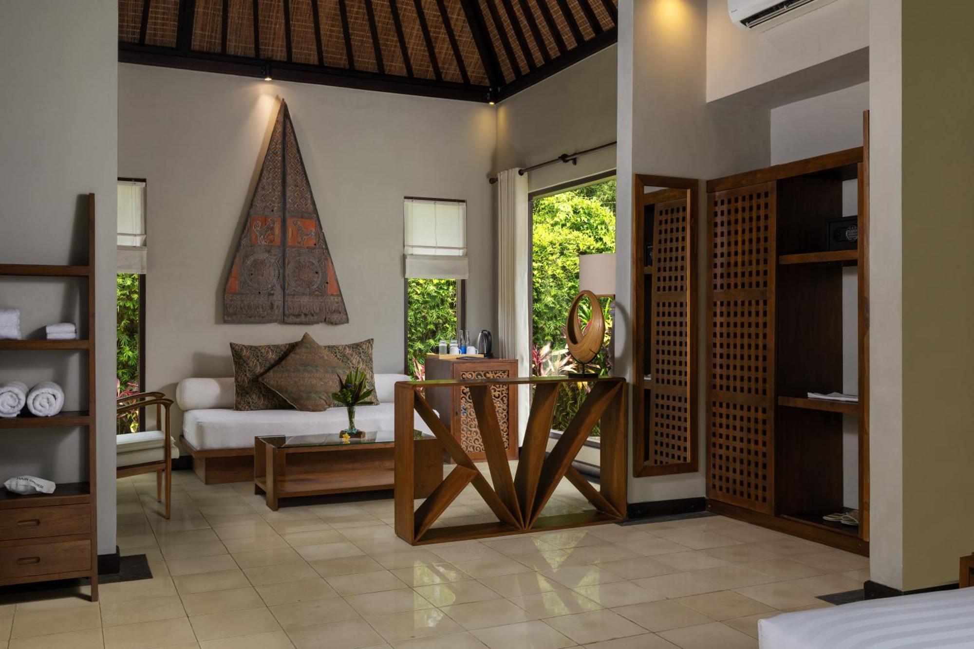 Rice Field View Villa with Free Benefit