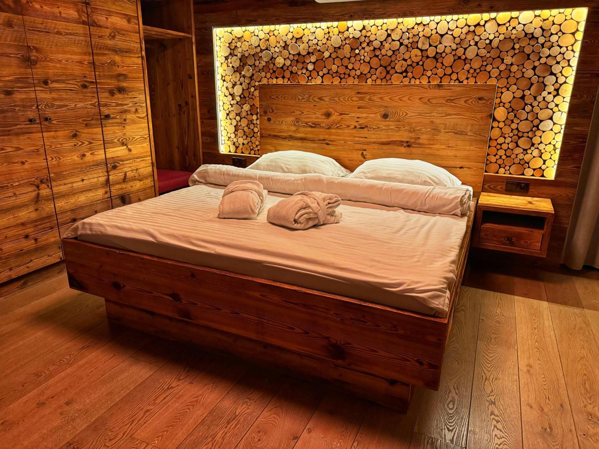 Deluxe Suite mit Whirlpool-Badewanne