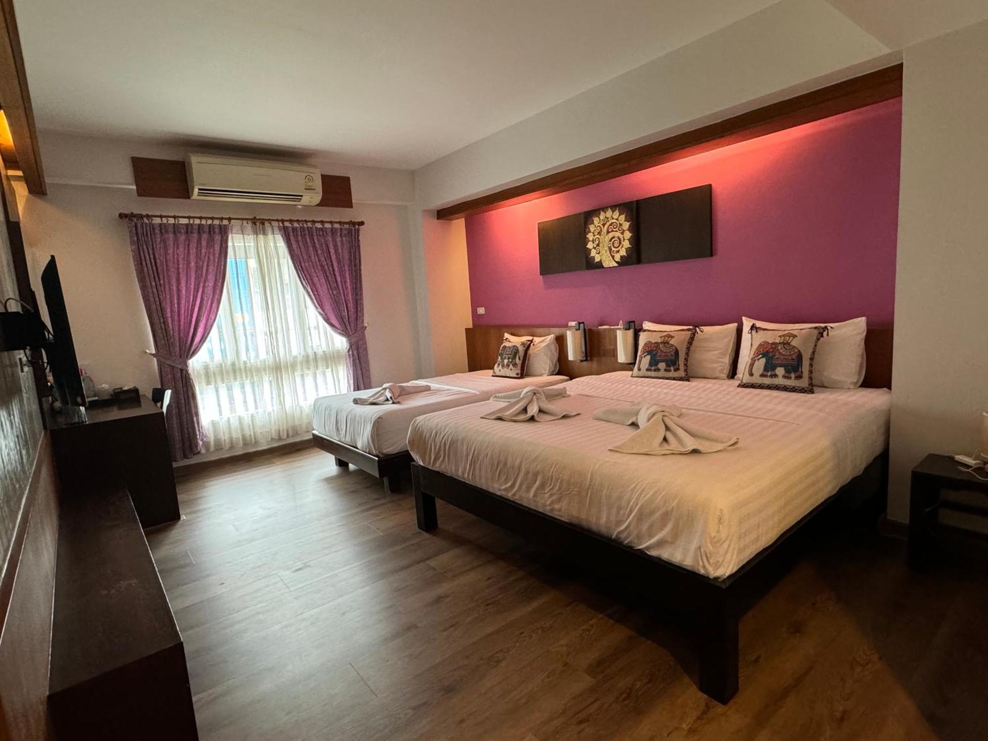 Deluxe Family Room