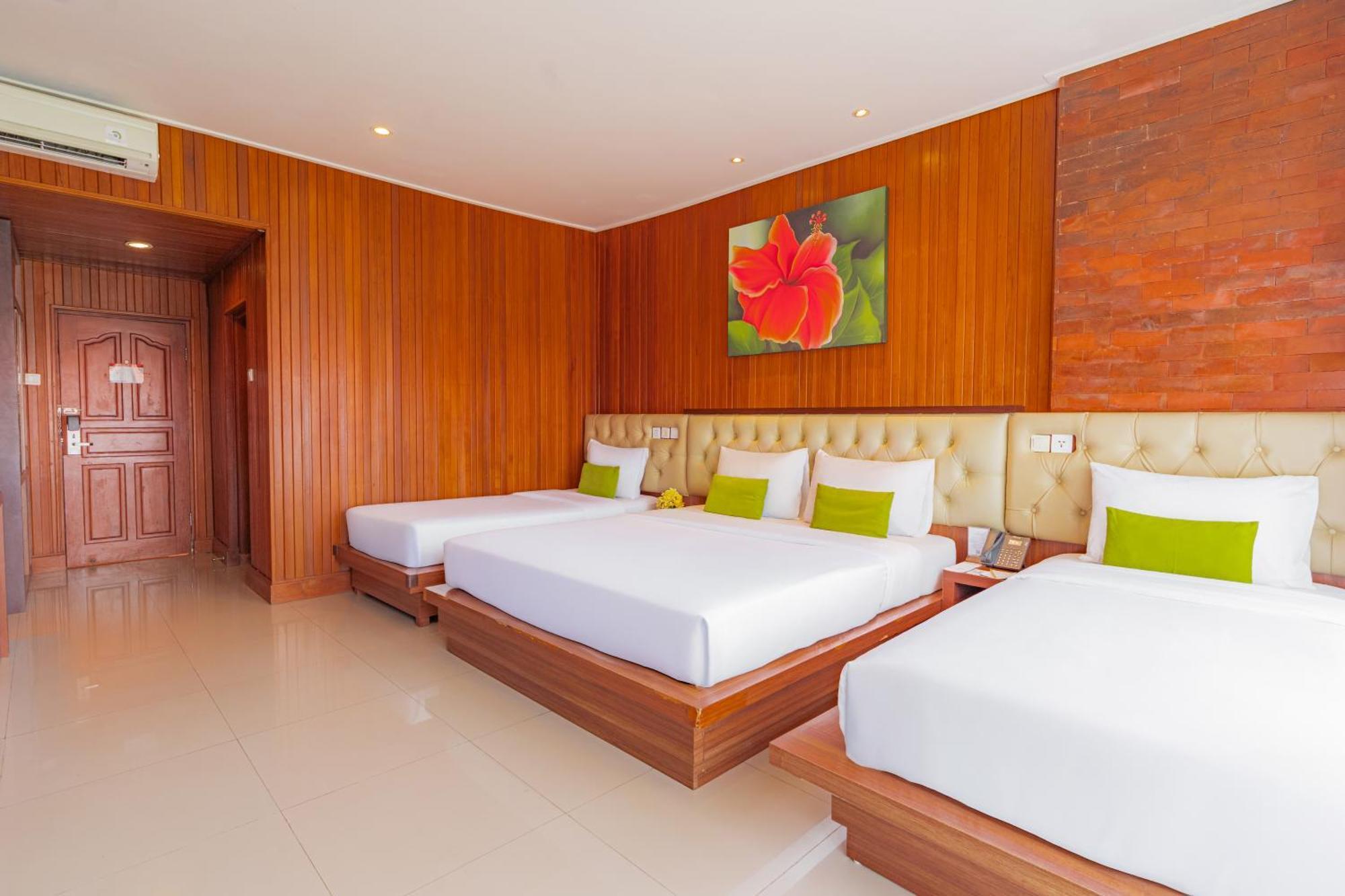 Deluxe Quadruple Room