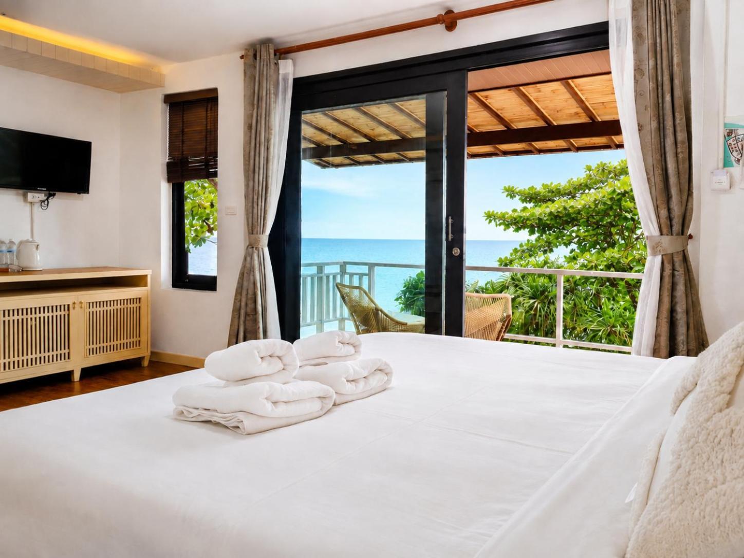 Villa - Beach Front