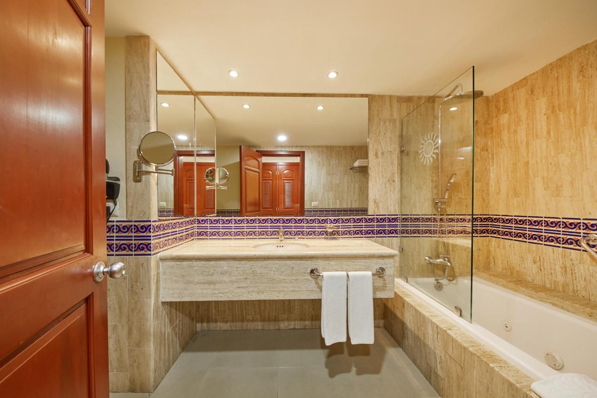 2 Double Beds Junior Suite DBL