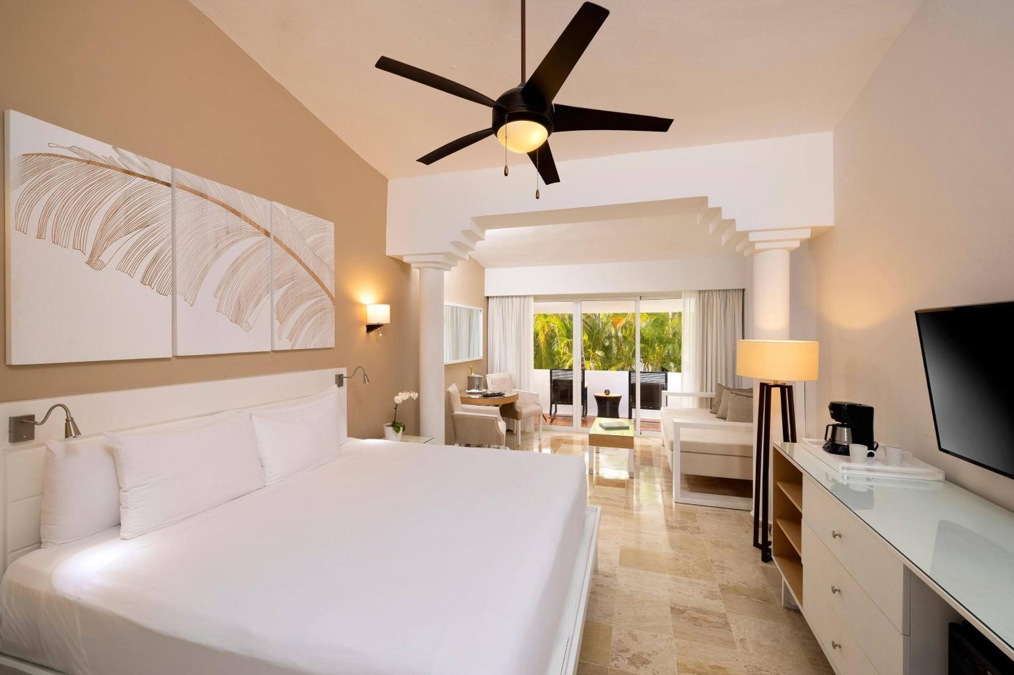 Deluxe Room,1774558152:JPEG