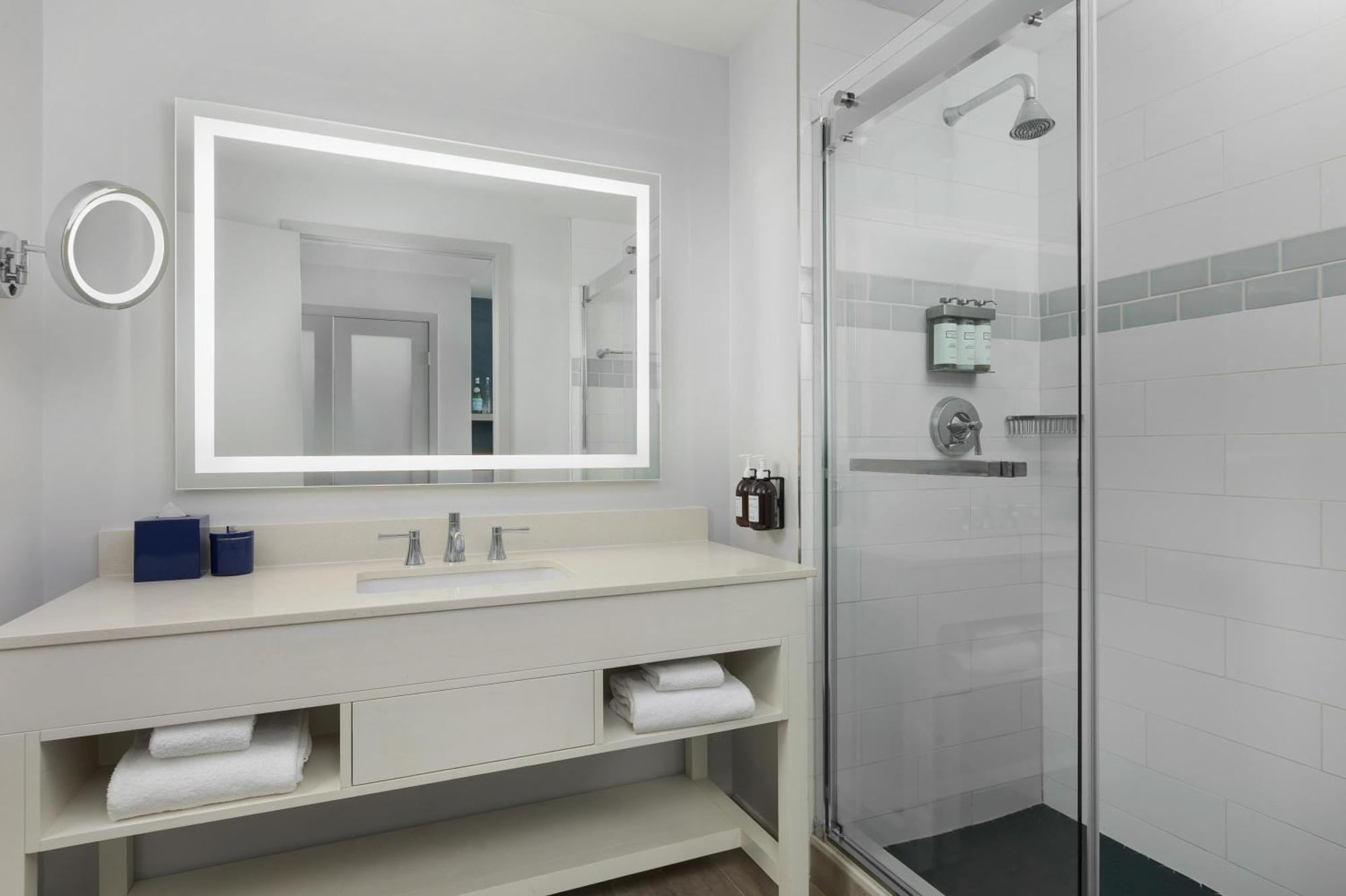 King Room with Balcony - Marina View