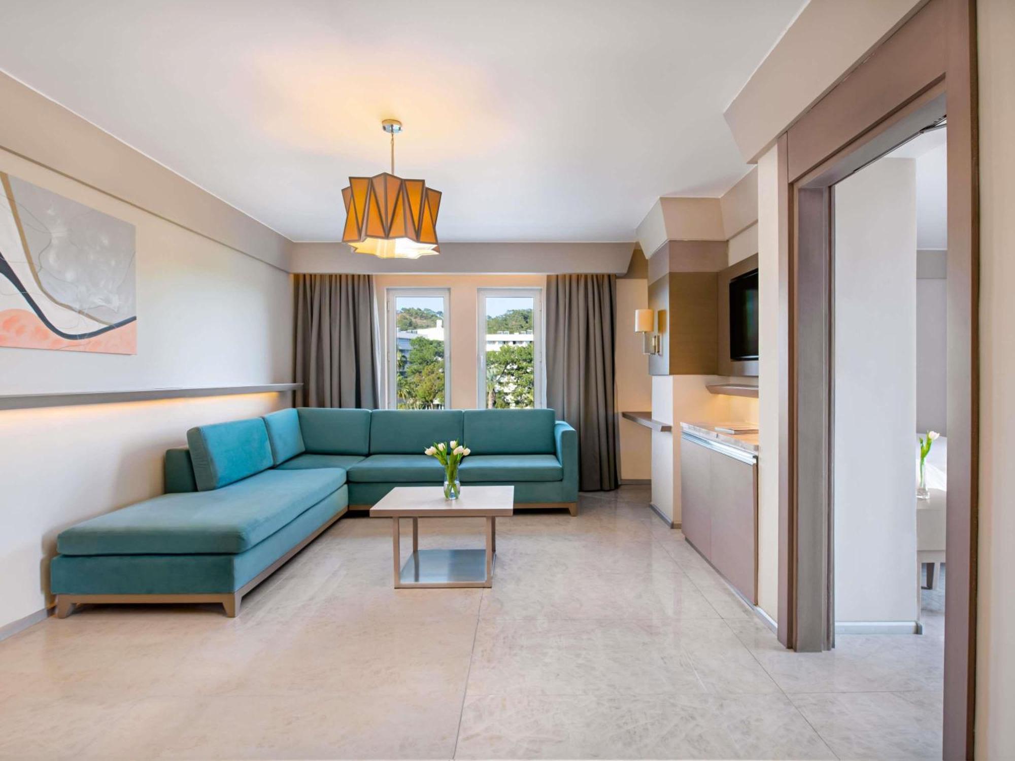 Deluxe Suite