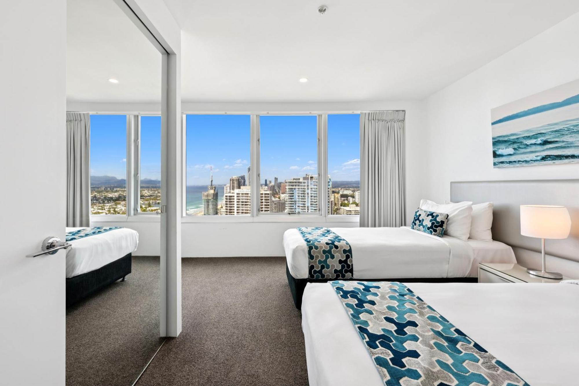 Two-Bedroom Apartment Spa Bath Ocean View