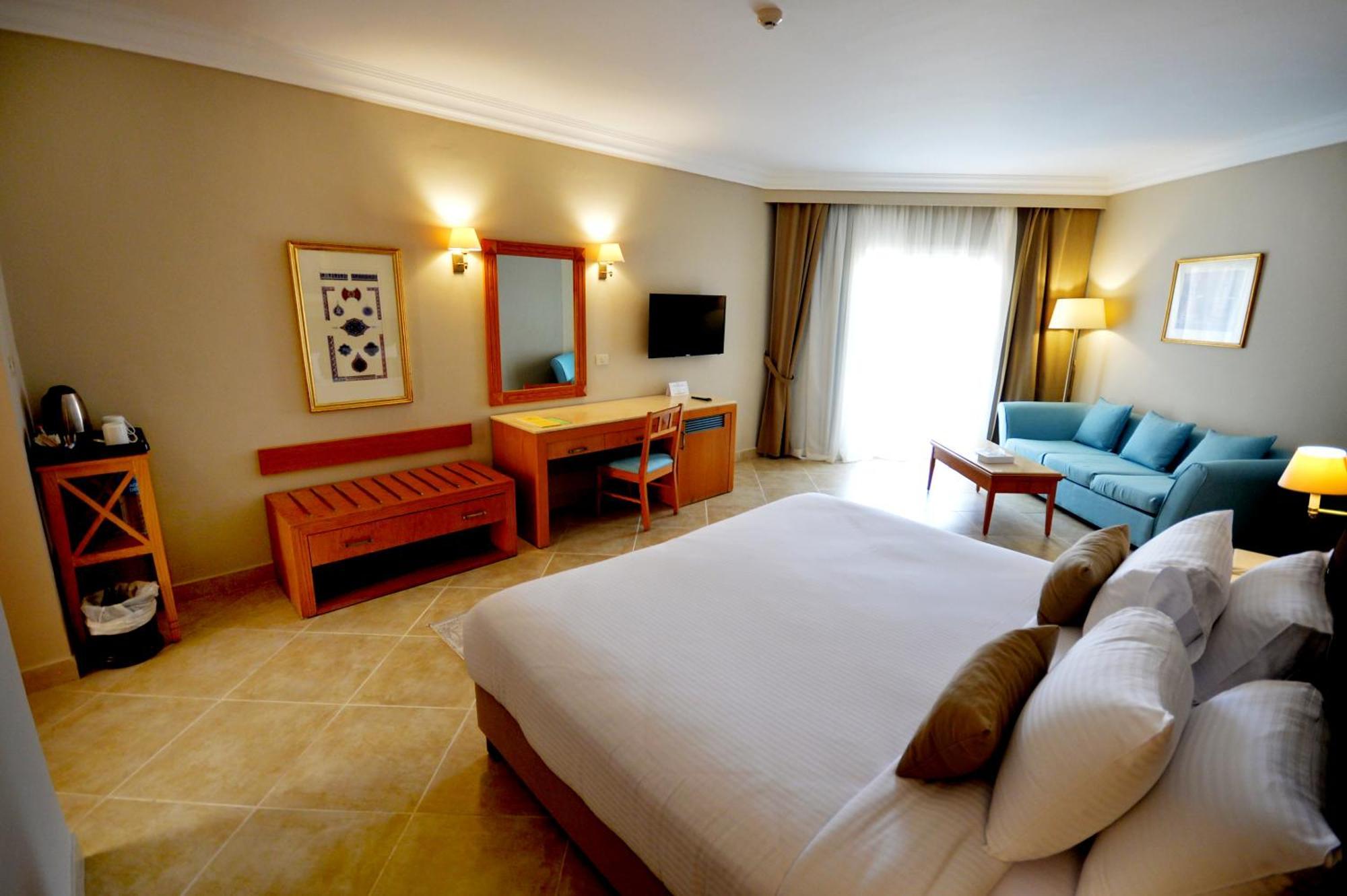 Deluxe Double Room Pool View