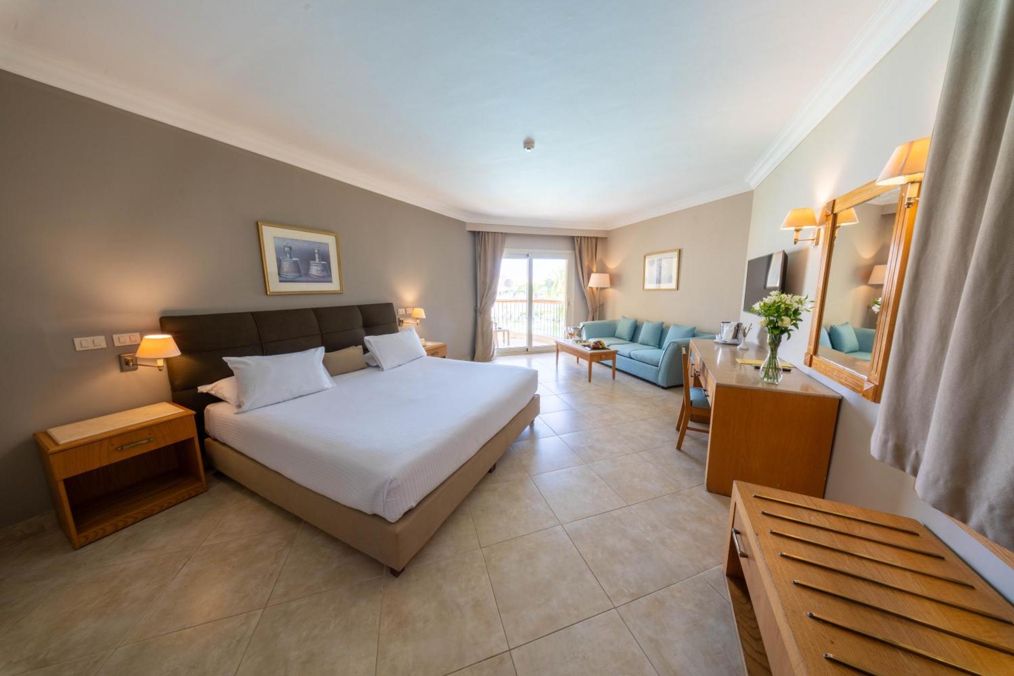 Deluxe Double Room Pool View