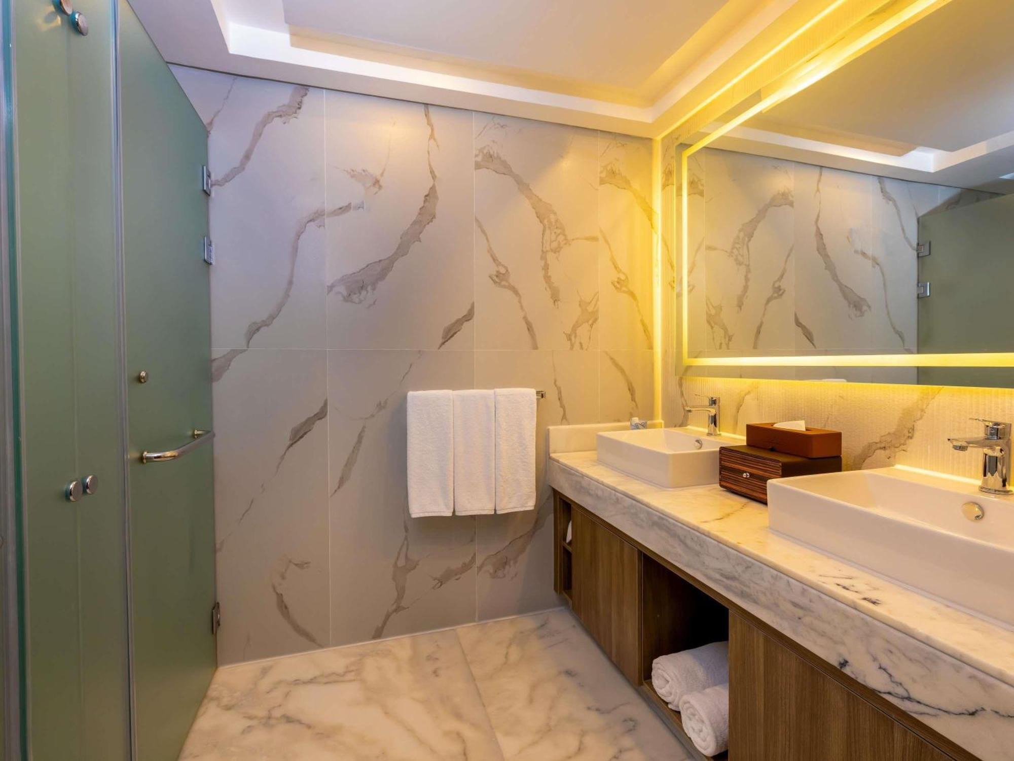 Superior Room King Bed