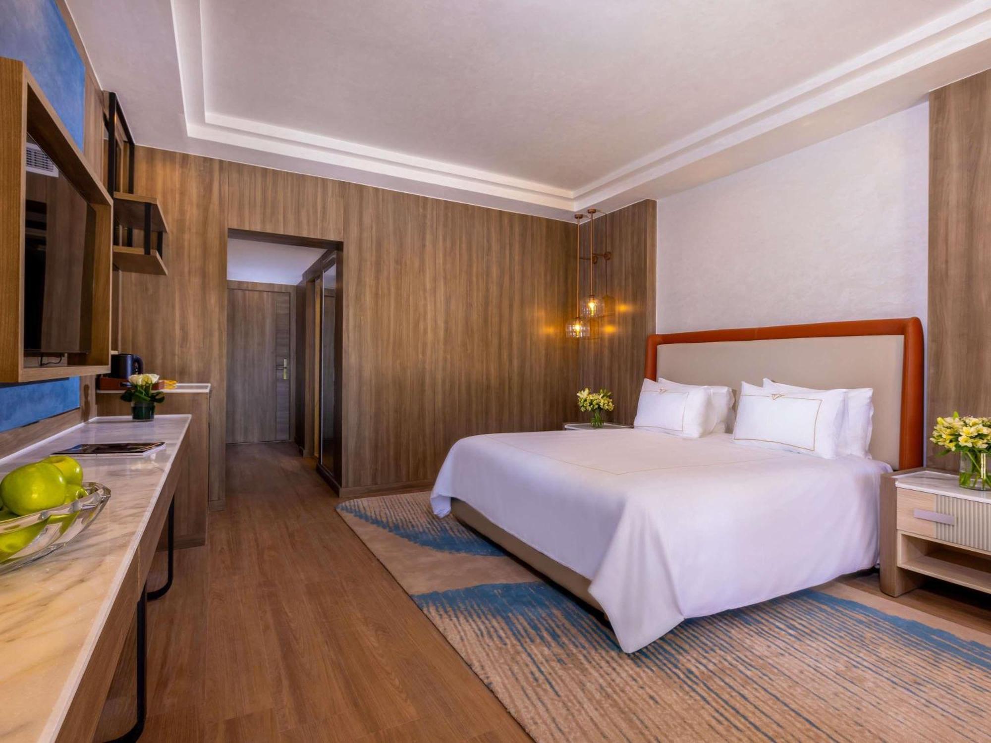 Superior Room King Bed