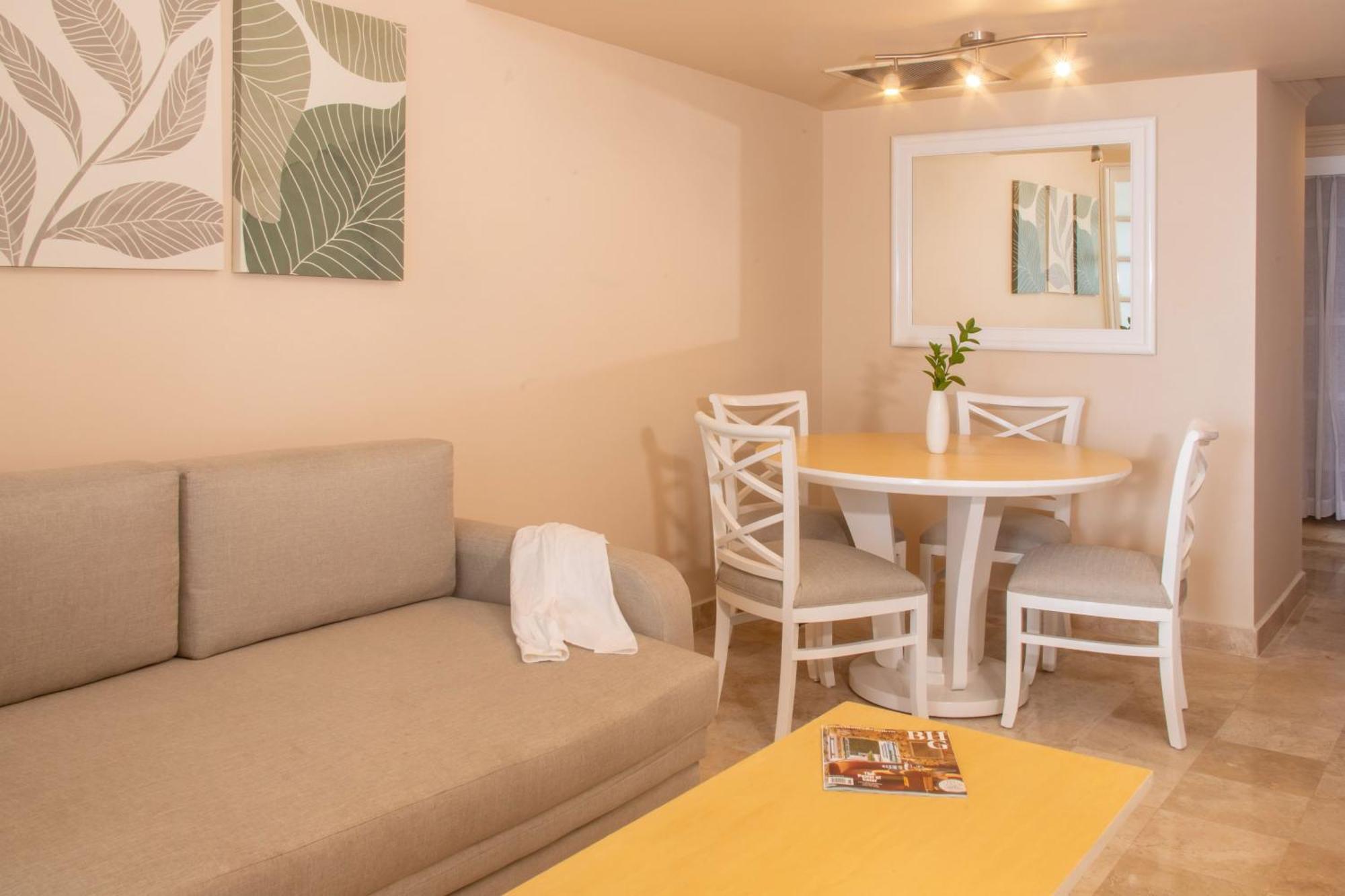 Premium One-Bedroom Suite Sea View