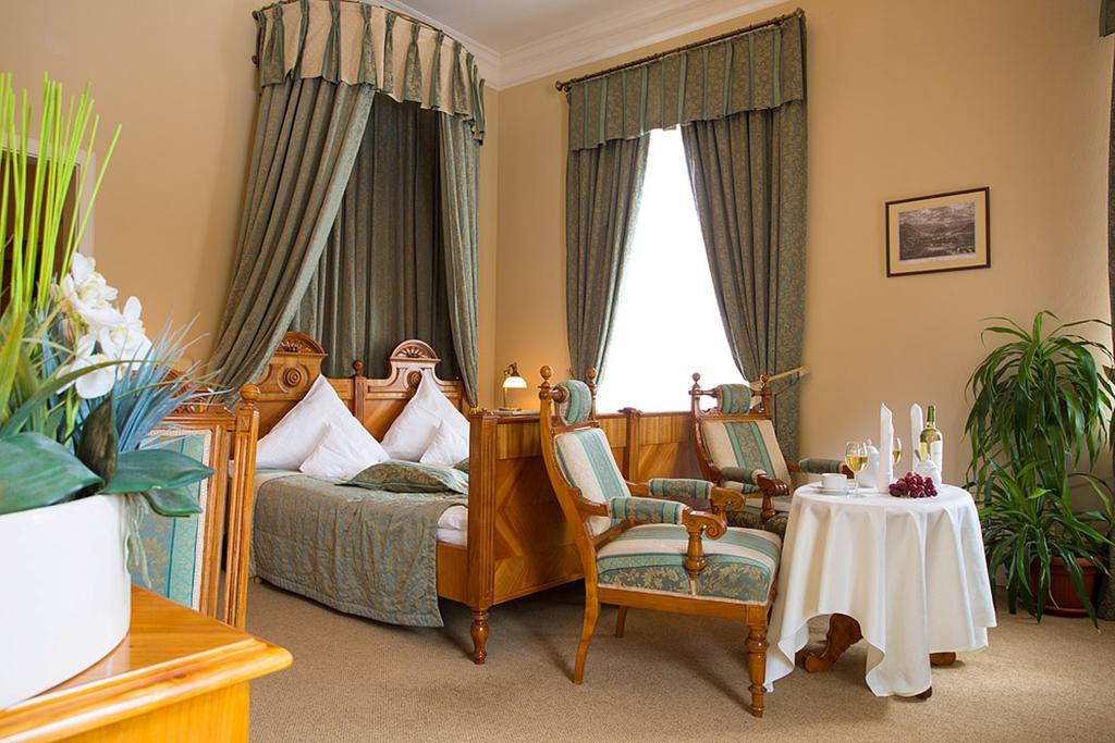 Deluxe Double Room,765990517:JPEG