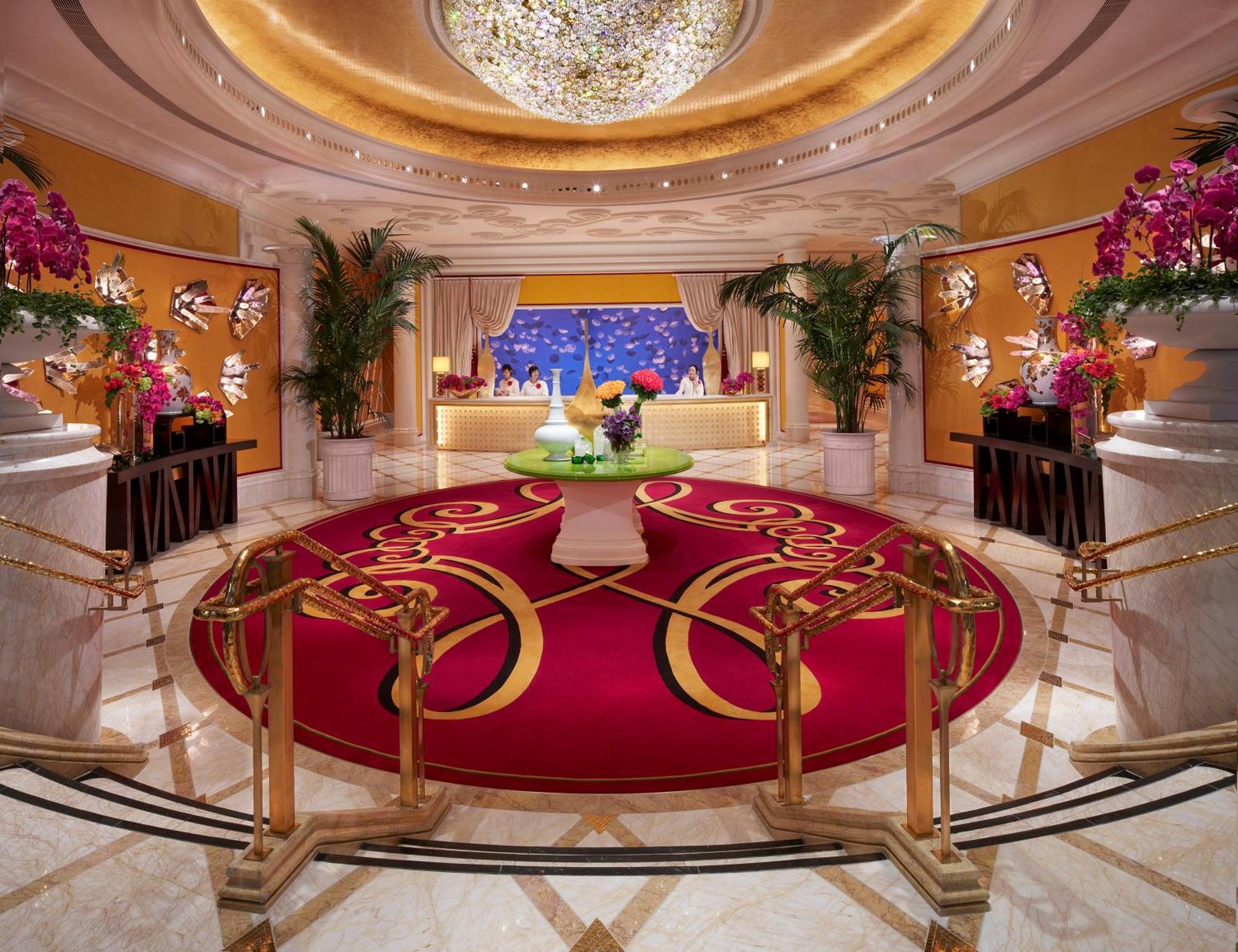 Encore Grand Salon Suite