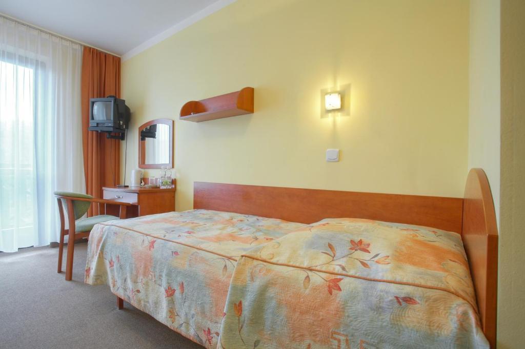 Single Room,1580345087:JPEG