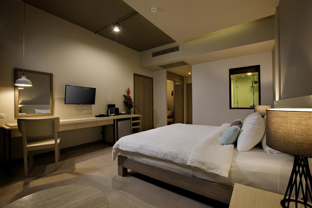 Premier Double or Twin Room with Pool Access,217141043:JPEG