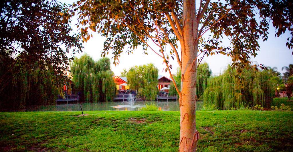 Two-Bedroom Villa with Lake View and Spa Bath,219955379:JPEG