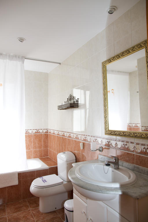 Superior Two-Bedroom Apartment (1-6 Adults),1237290112:JPEG