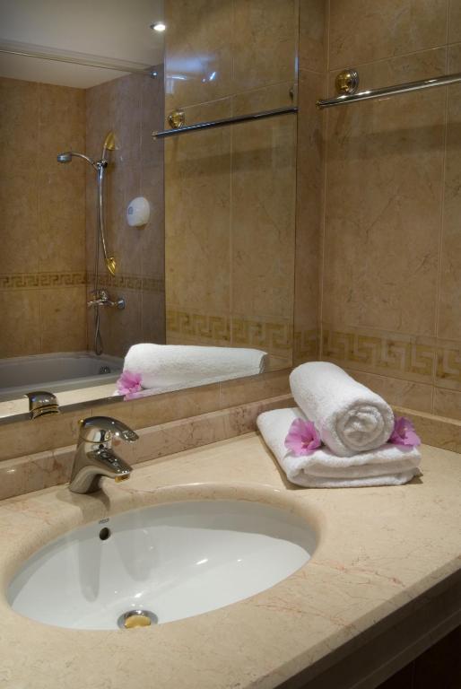 Twin Room with Sea View - Free Beach Access,49649844:JPEG
