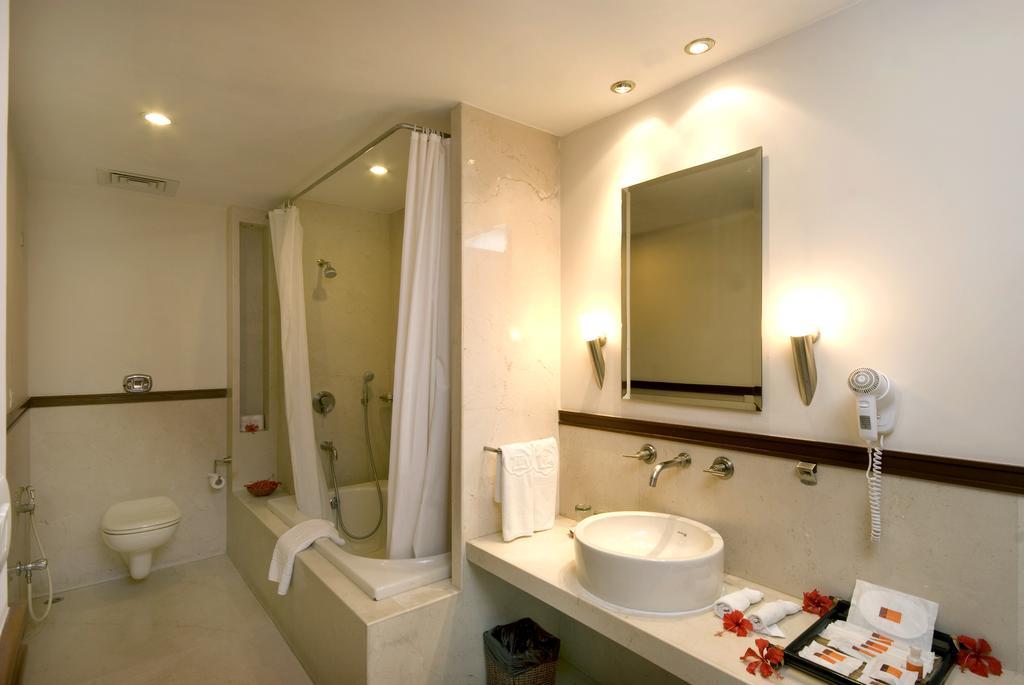 One-Bedroom Suite - Avail Spa with attractive Discount on Pre Booking contact property & Get 5 bottles Pint Beer @ 999/-,263321141:JPEG