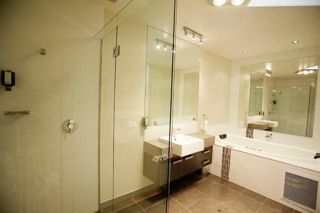 Luxury Three-Bedroom Villa,831330326:JPEG
