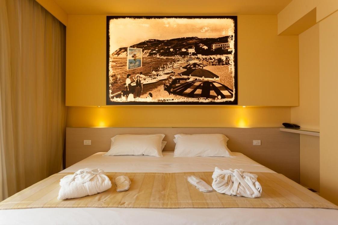 Deluxe Double or Twin Room Sea View