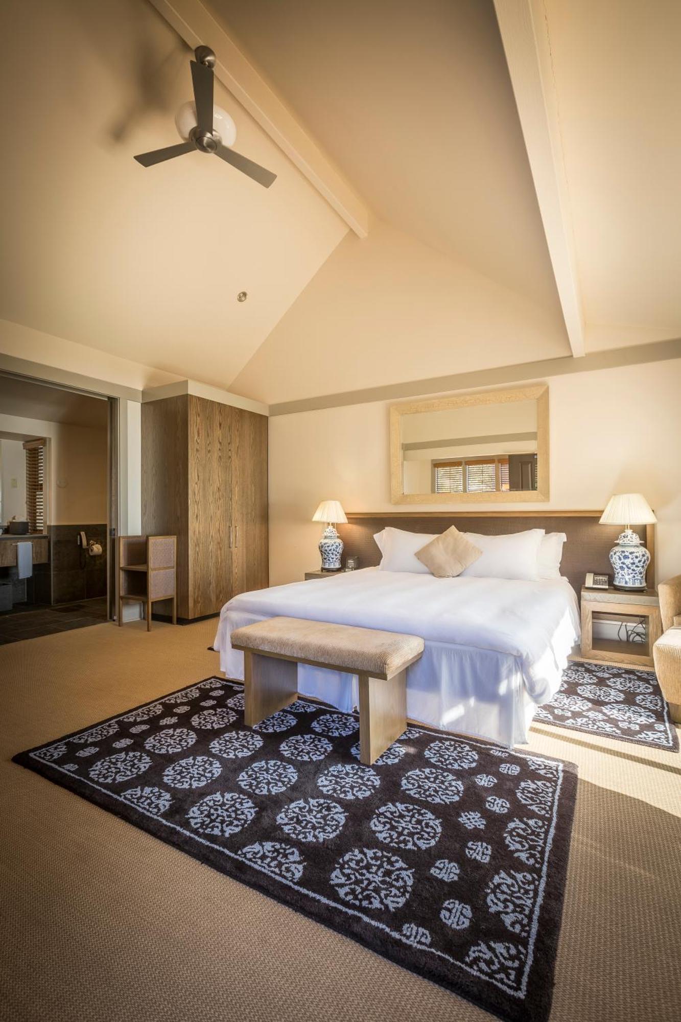 Ocean View King Room,325702645:JPEG