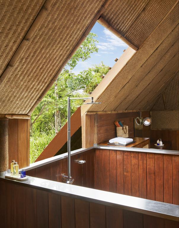 Water Dwelling,402549297:JPEG