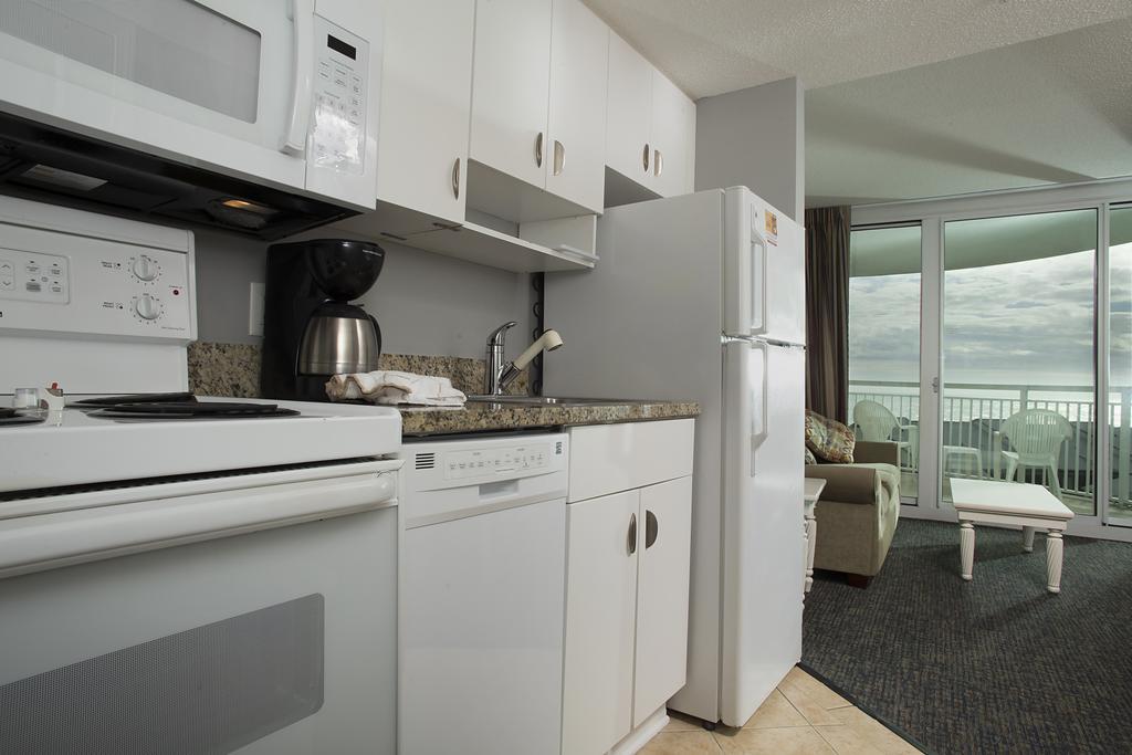 One-Bedroom Suite with Ocean View and Spa Bath,684449010:JPEG