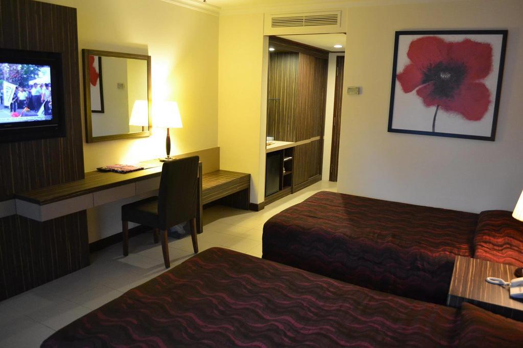 Deluxe Double or Twin Room,1739419958:JPEG