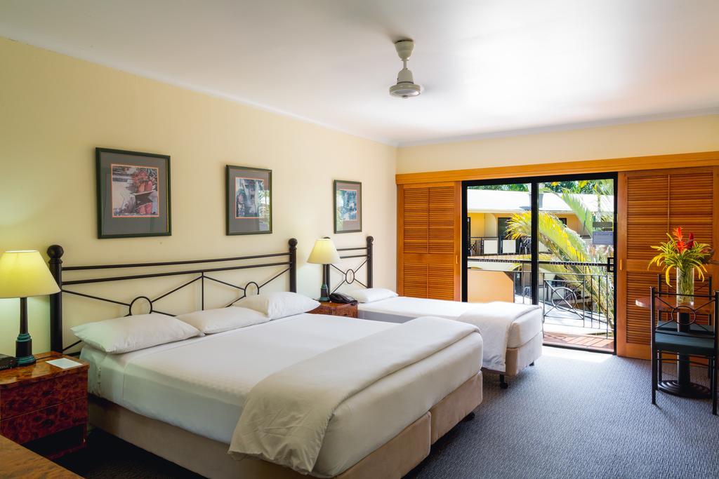 Triple Room with Pool View,707264773:JPEG