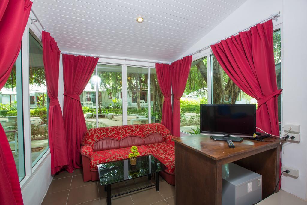 Deluxe Bungalow with Garden View