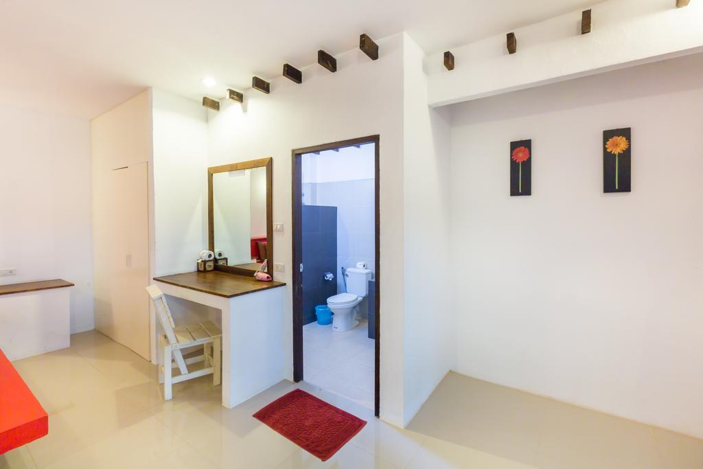 Villa with Beach Access