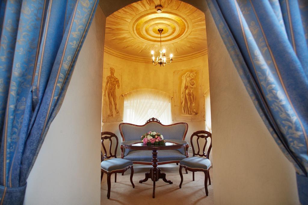 Palace Apartment