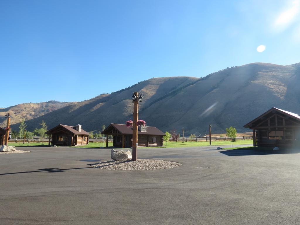 King Suite,435157968:JPEG