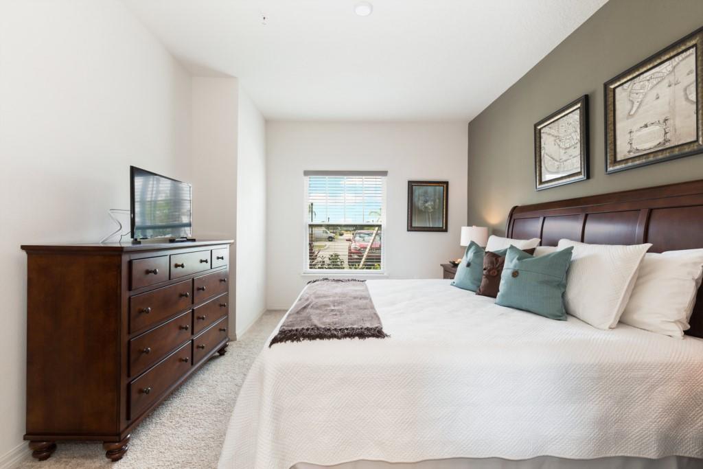 Emerald Oceanview Walkout Room